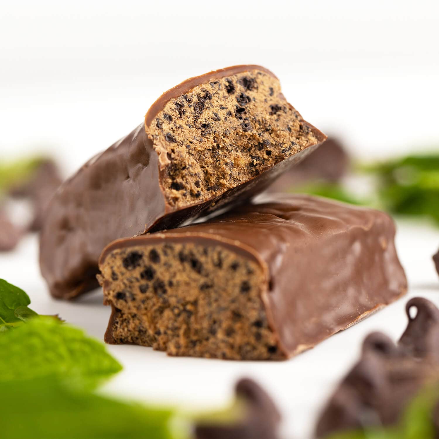 PROBAR Barre protéinée Menthe Chocolat, barre entière avec texture riche.