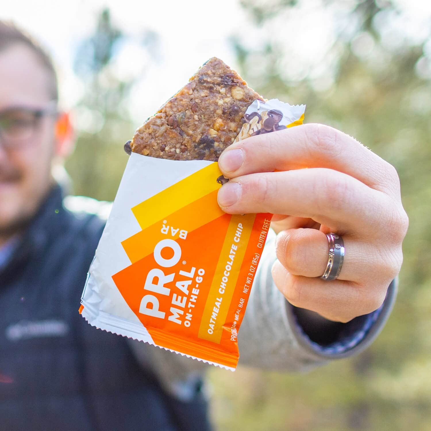 Barre PROBAR MEAL montrant des ingrédients naturels et sûrs.