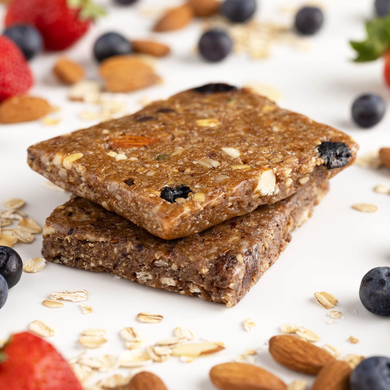 Texture de PROBAR Wholeberry Blast avec amandes et bouchées fruitées.