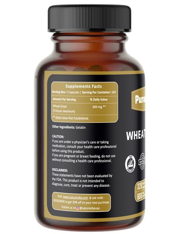 Gélules Puranicals Wheatgrass Premium prêtes à être consommées dans la routine matinale.