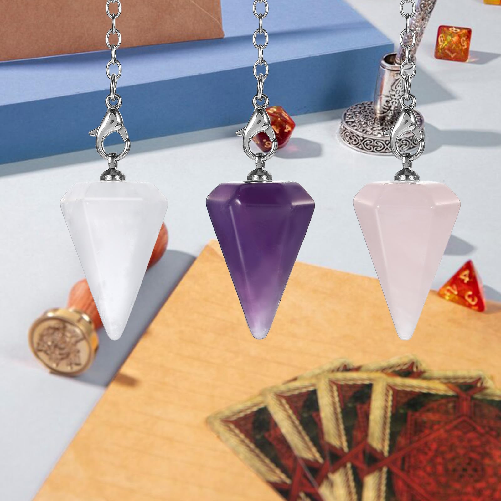 Qianyu pendentif cristal décor mystique, utile pour rituels légers et atmosphère zen.