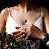 QINJIEJIE Collier améthyste cœur, symbole d'amour et de clarté mentale