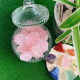 QINJIEJIE quartz rose brut, utile pour méditation et bien-être intérieur.