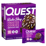 Quest: emballage des biscuits protéinés glacés chocolat, prêts à déguster.