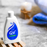 Mousse légère de QV Gentle Wash, idéale pour peau sensible.