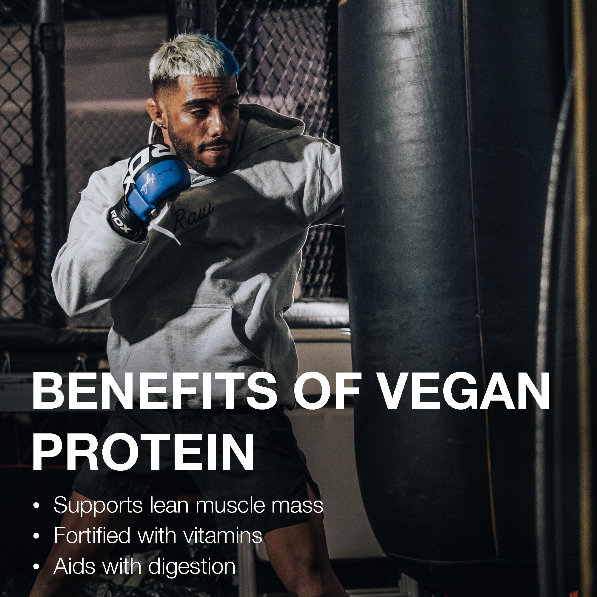 RAW Protéine vanille: mélange dans un verre d'eau pour booster l'hydratation