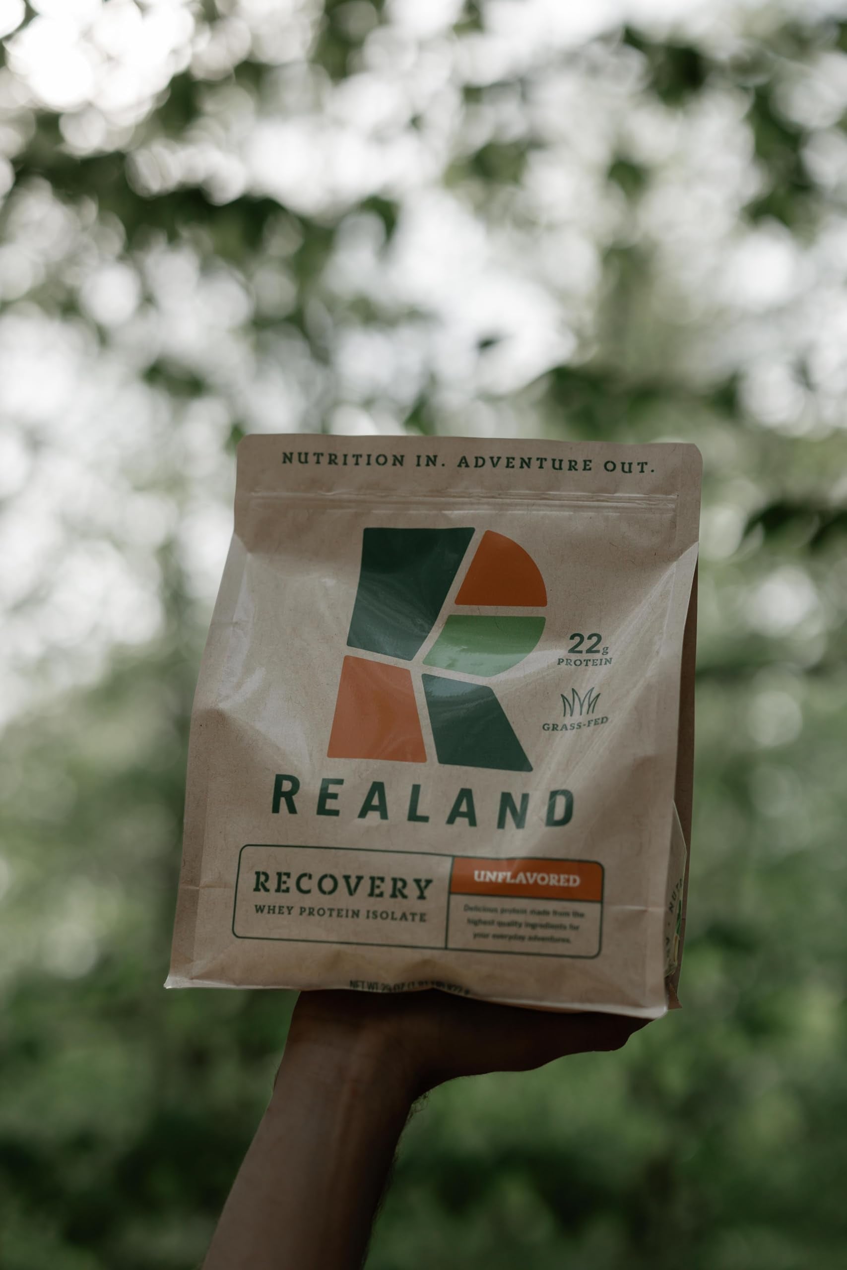 Utilisation quotidienne Realand Recovery Protéine de petit-lait isolée, intégration facile à votre routine nutritionnelle.