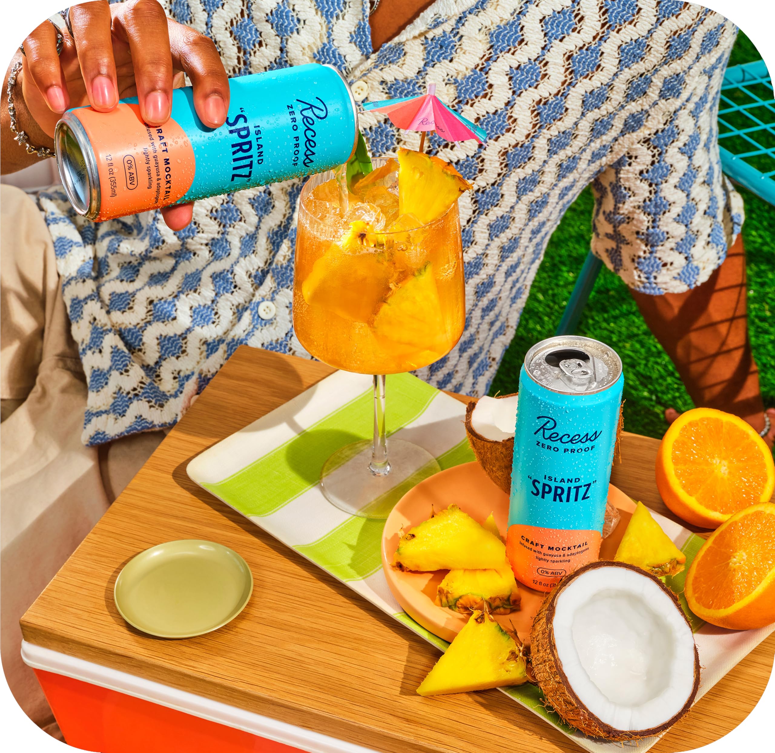 Recess Island Spritz, ananas-coco: saveur tropicale naturelle adaptée à une pause estivale sans alcool.
