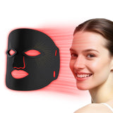 Masque Red Mitochondria avec lumière rouge sur le visage, raffermit et revitalise la peau.