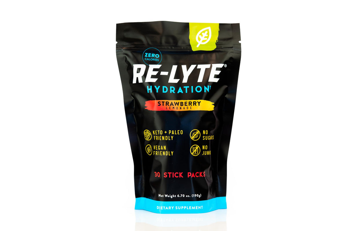 Sachet REDMOND Re-Lyte fraise-citron pour hydratation pratique en déplacement.