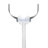 ResMed AirFit N30 cadre-nasal et coussin pour un ajustement stable.