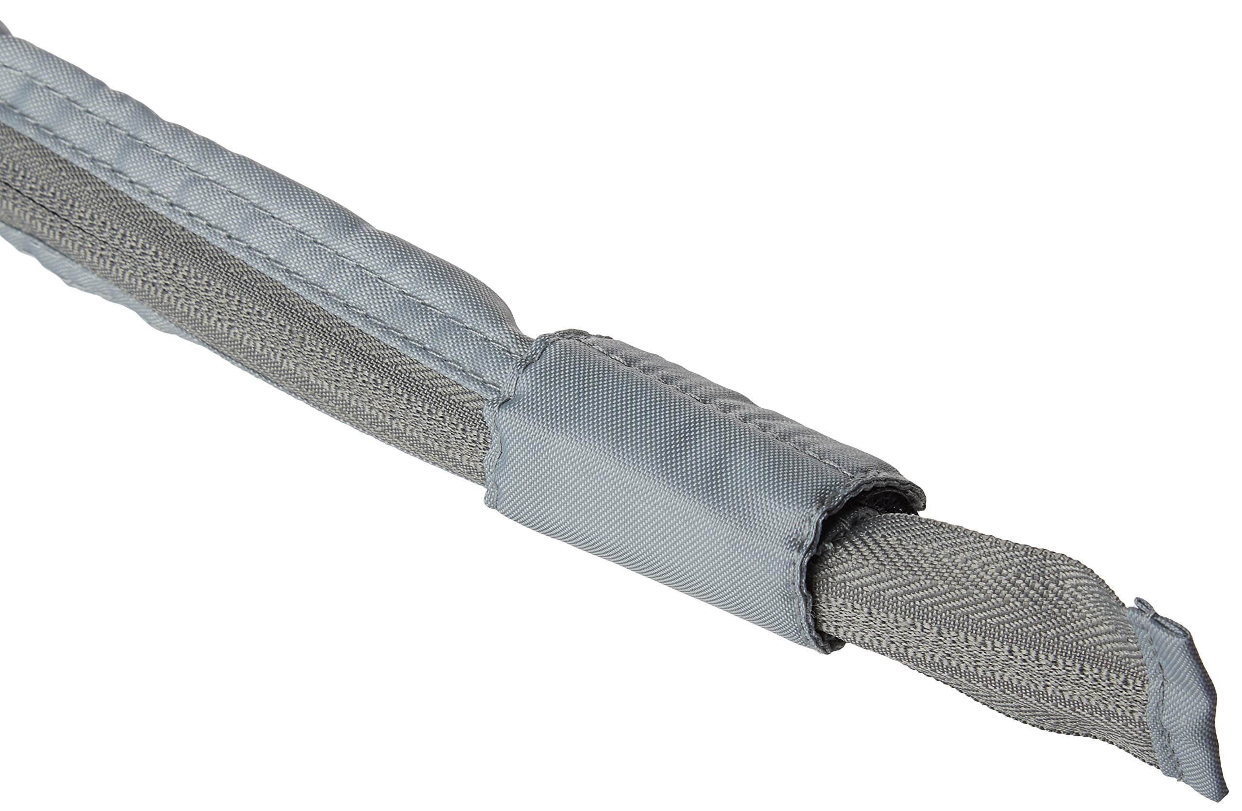 ResMed SlimLine Tubing Wrap posé sur lit, glisse facilement et réduit le tirage du masque.