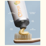 Revitin dentifrice prébiotique menthe – texture crémeuse pour un brossage agréable.