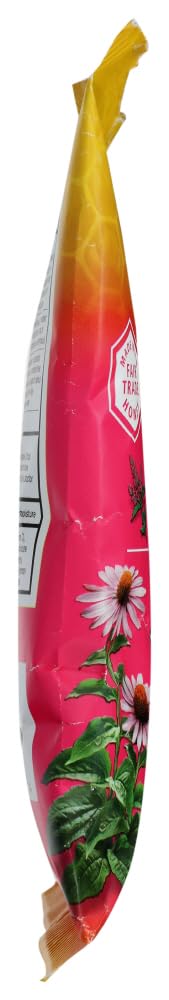 Pastilles Ricola miel citron en gros plan, douceur aromatique.