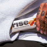 Rituel pré-entraînement avec Rise, source pratique d'énergie.
