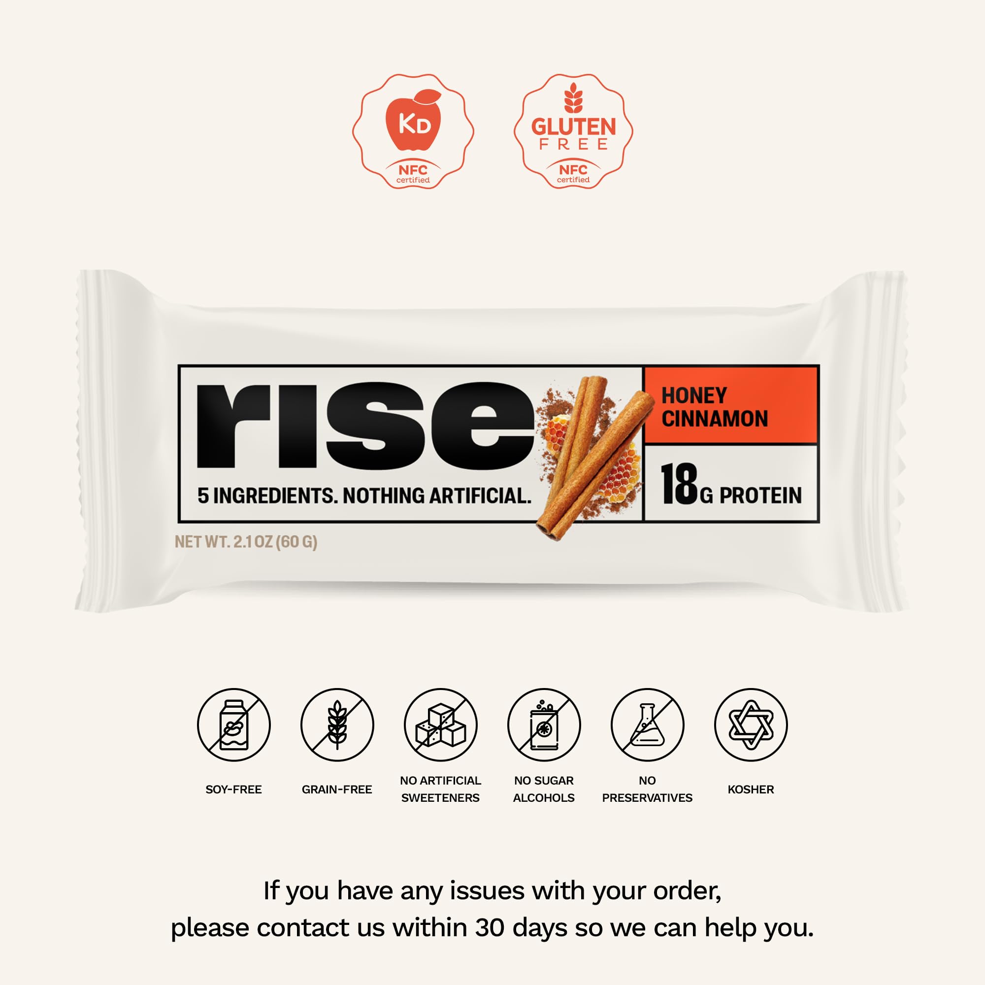 Ingrédients simples Rise protéine miel cannelle affichés à côté de la barre.