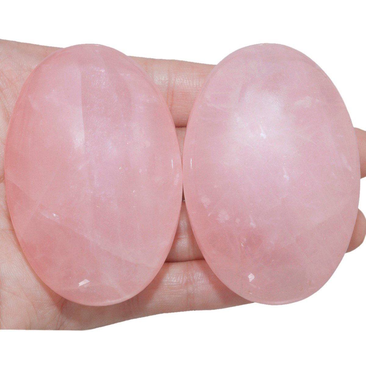 Rockcloud quartz rose, pierre du cœur apportant douceur et compassion pendant une pause.