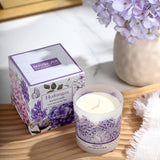 Bougie décorative ROMIIE ZOI Hydrangea dans le salon, ambiance florale