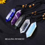 Pendentif Runyangshi quartz clair brillance naturelle sur la peau.