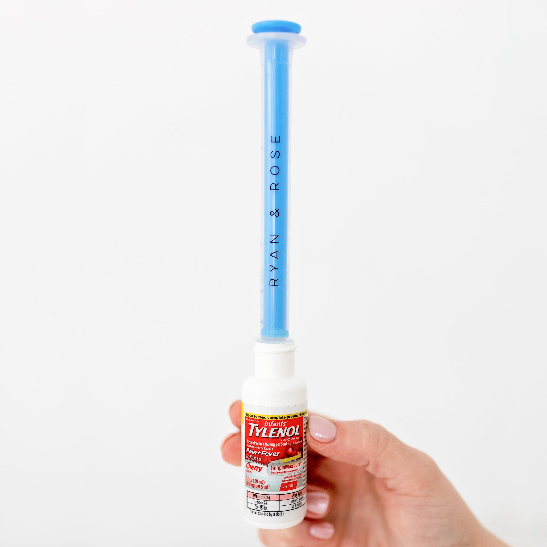 Ryan & Rose Cutie Dose s adapte aux grandes bouteilles sans transfert.