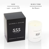 Emballage noir élégant de Sacred + Divine 555 Change, idéal comme cadeau positif.