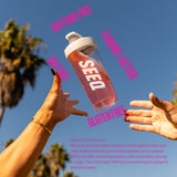 SEEQ Clear Whey Isolate Fruit Punch – préparation rapide en quelques secondes avec eau froide.