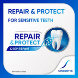 Salle de bains avec le dentifrice Sensodyne Repair Protect posé sur le lavabo