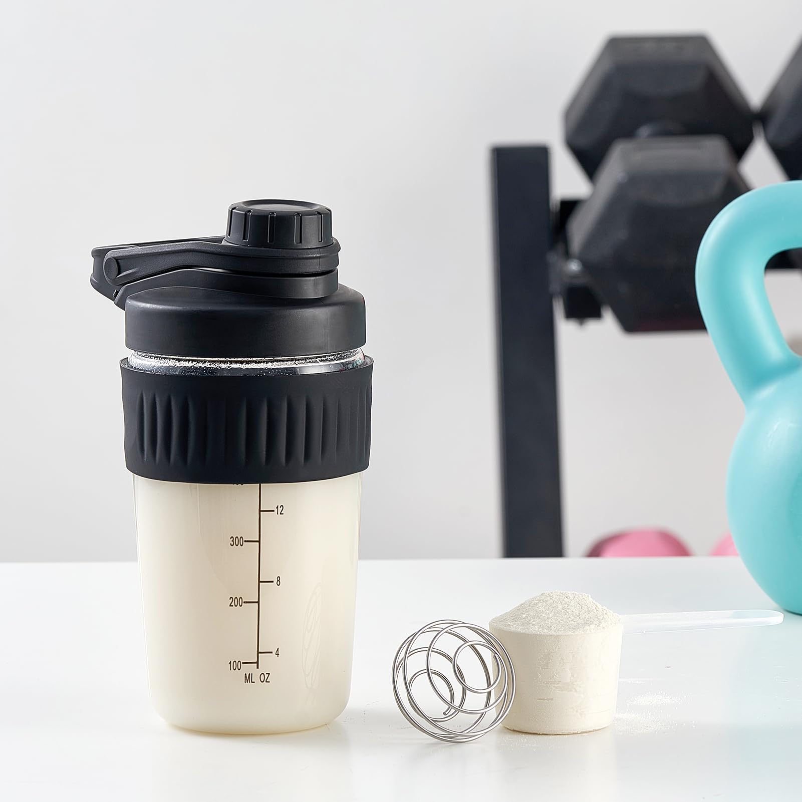 ShakeXpert bouchon anti-odeur du shaker, pratique en déplacement.