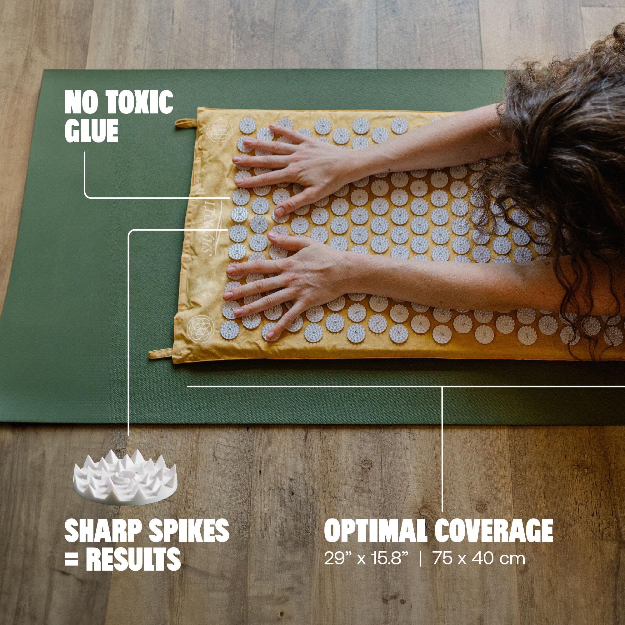 ShaktiMat Classic avec oreiller: duo acupression pour un réconfort ciblé.