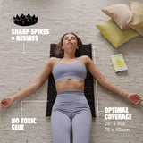 ShaktiMat Classic: coussin d'acupression associé pour relaxation ciblée.