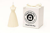 Bougie ShopCutie-Plus en cire de soja robe blanche, décoration élégante pour centre de table.