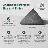 Shungite World pyramide dans le salon pour apaisement et concentration.