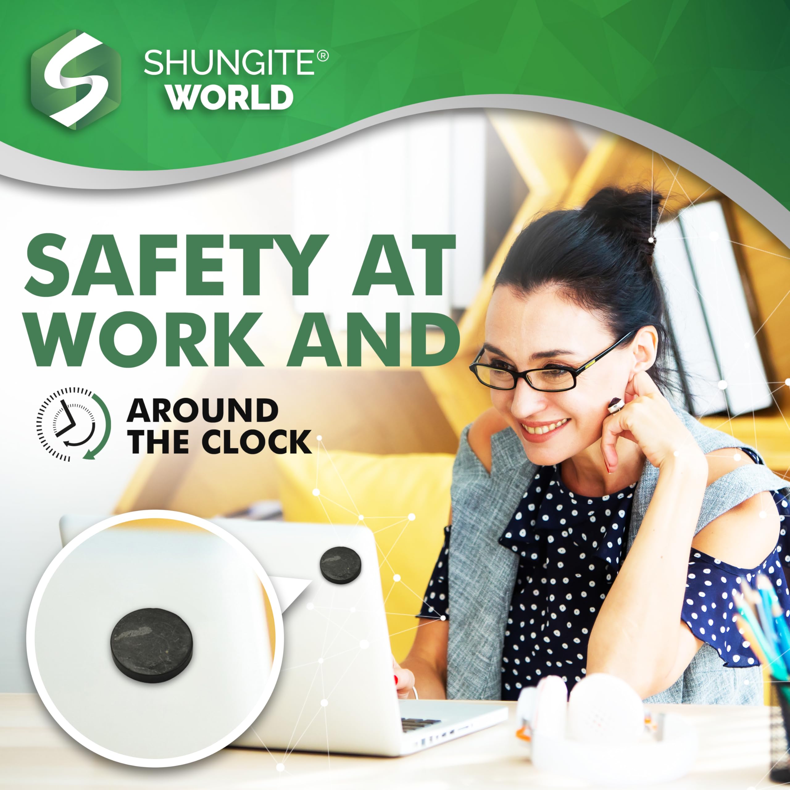 Autocollant Shungite World 50mm sur vehicule pour trajets plus ancrés.