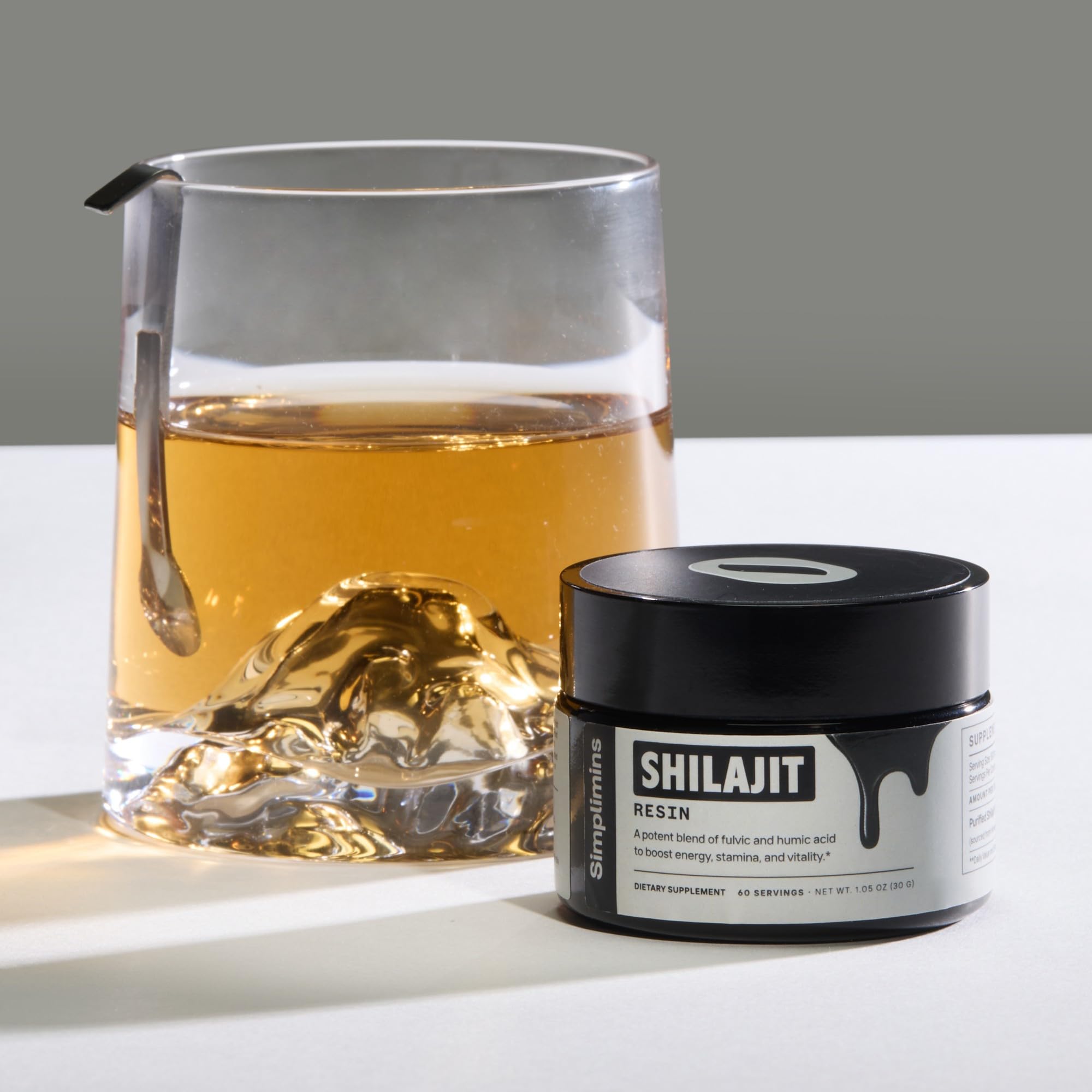 Intégration facile dans la routine matinale avec Simplimins Shilajit.