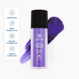 Sérum violet SNOW, tube compact facilitant les retouches rapides en déplacement.