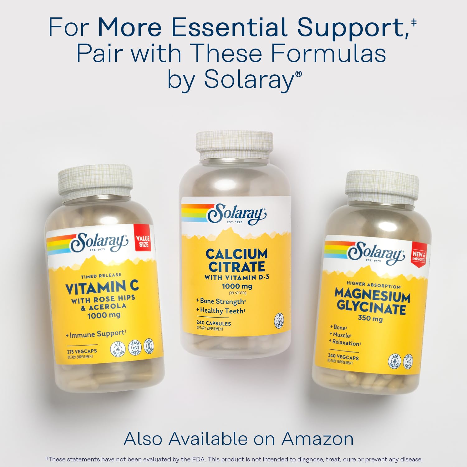 Suggestion de prise avec un verre d’eau, démontrant praticité des gélules SOLARAY Calcium Citrate D3.
