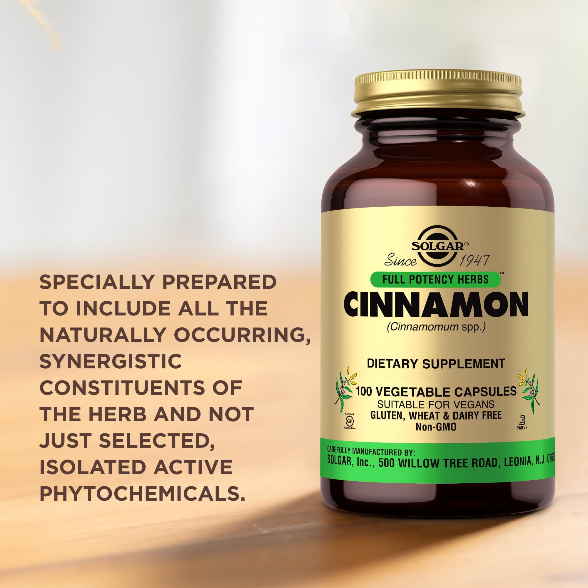 Solgar Cannelle : premier plan sur les capsules, texture naturelle.