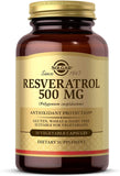 Solgar Resveratrol : bouteille et capsules végétales pour une routine antioxydante potentielle.