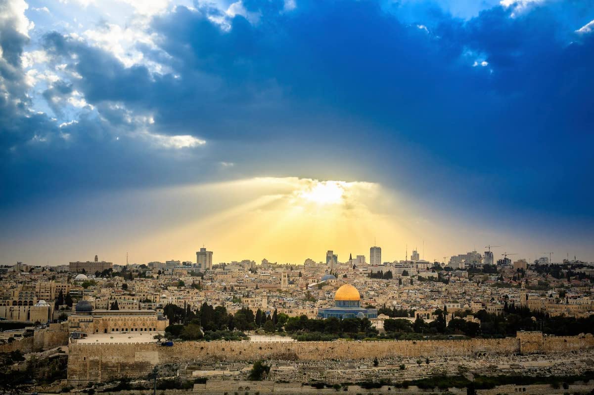 Spring Nahal huile sainte: bénédiction lors du mariage avec une huile sacrée.