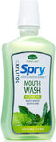 Spry bain de bouche menthe et herbes pour une sensation naturelle.