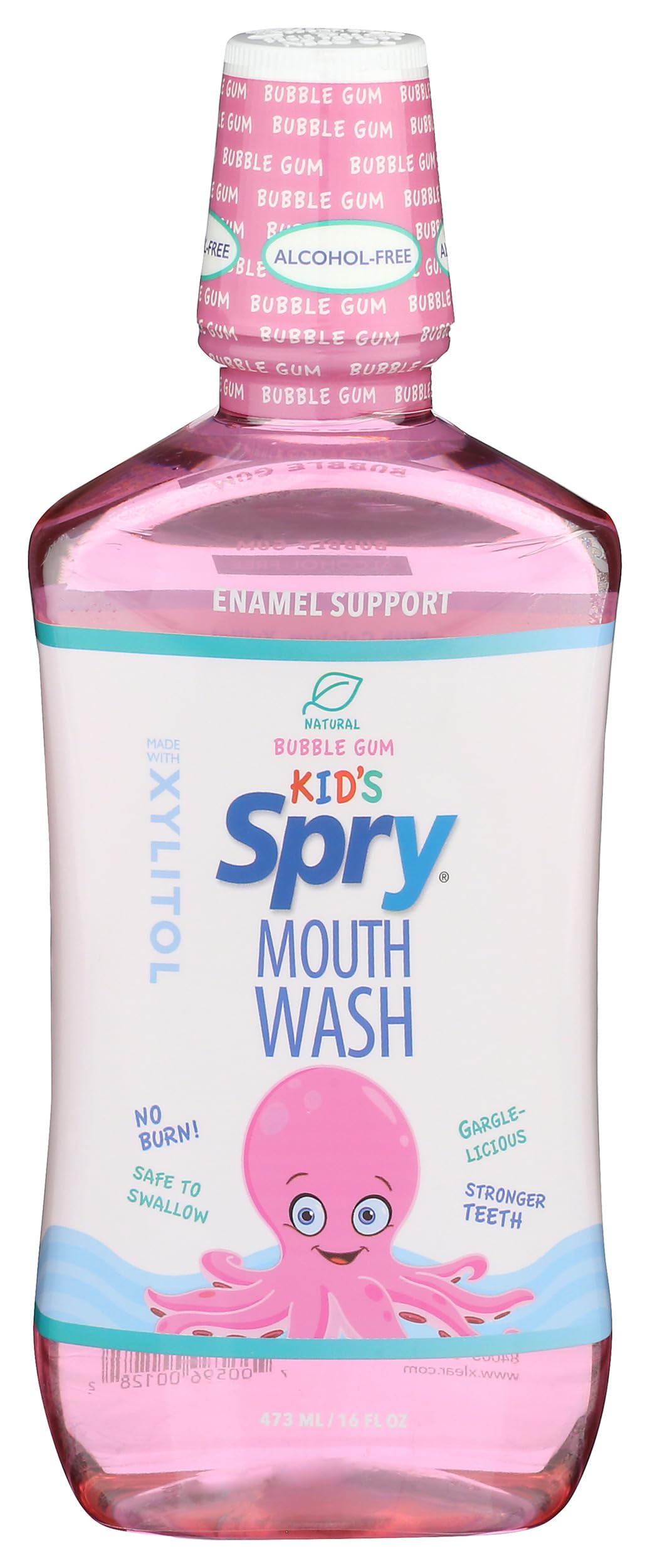 Enfant souriant après l'utilisation de Spry pour une routine buccale agréable.