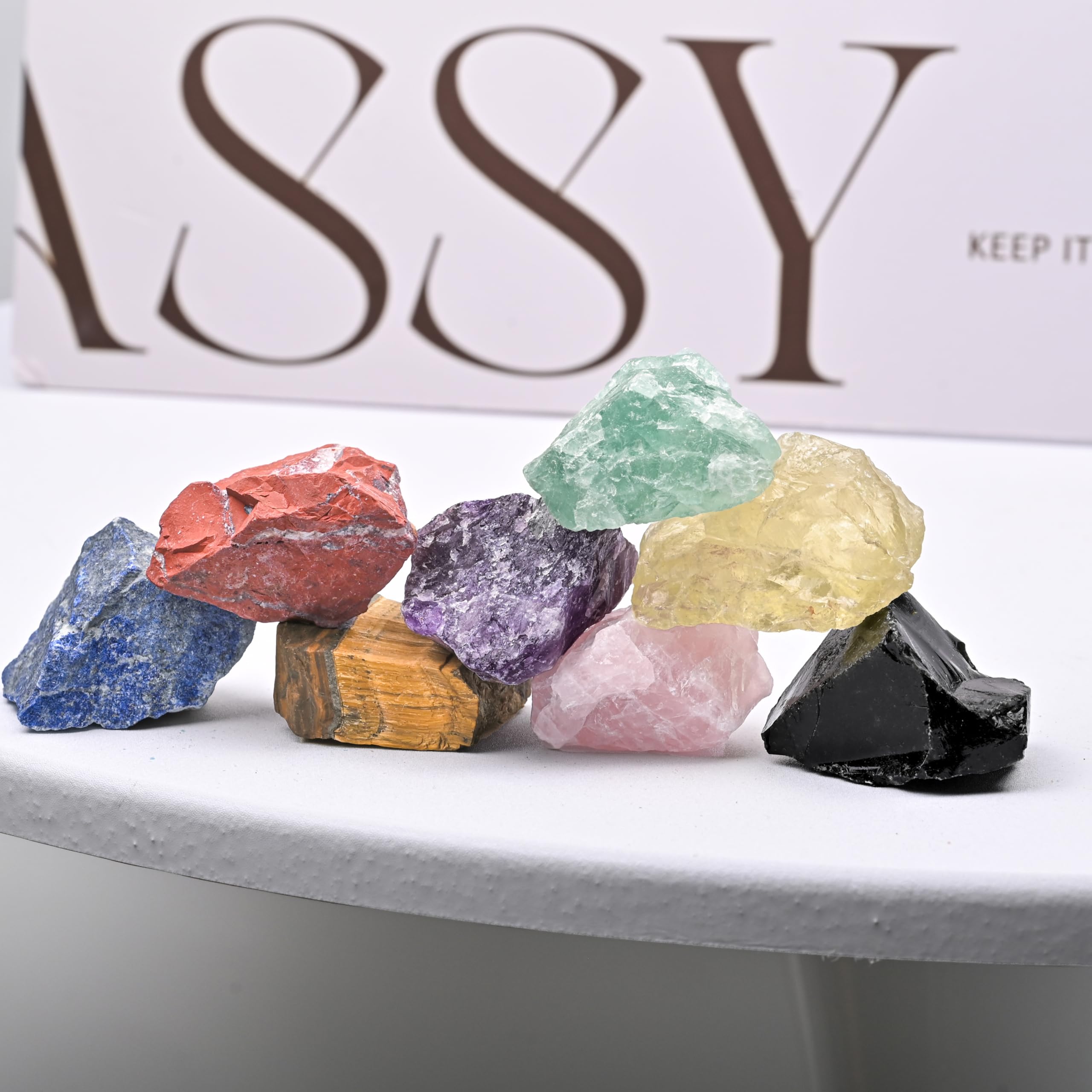 SSAKUGGI aventurine rouge brute, forme naturelle et texture unique pour collection.