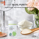 Texture fine de la poudre palmitate de rétinol prête à intégrer une crème.