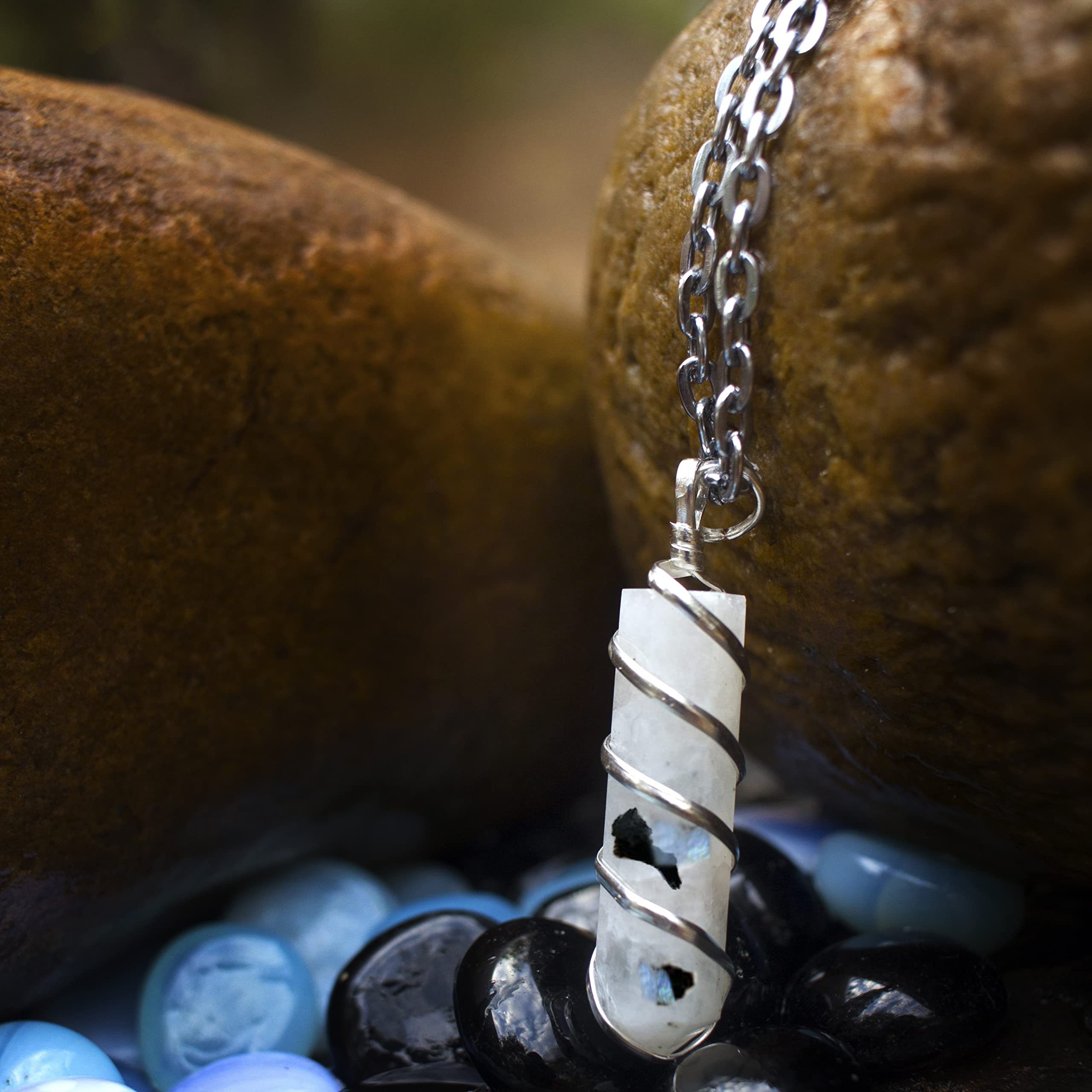 Etui velours Sugandha Wellness pour collier, protection et rangement.