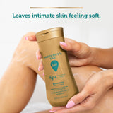 Emballage pratique Summer's Eve Spa Renewing Jasmine, idéale en voyage.
