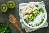 Sunfood Organic Supergreens & Protein verre d'eau avec poudre, énergie naturelle possible.