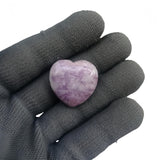 Sunshcat pierre Lepidolite violette idéale pour méditation et équilibre émotionnel.
