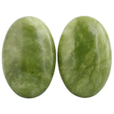 SUNYIK Jade ovale pierre palmaire verte brillante, texture polie pour un toucher agréable.
