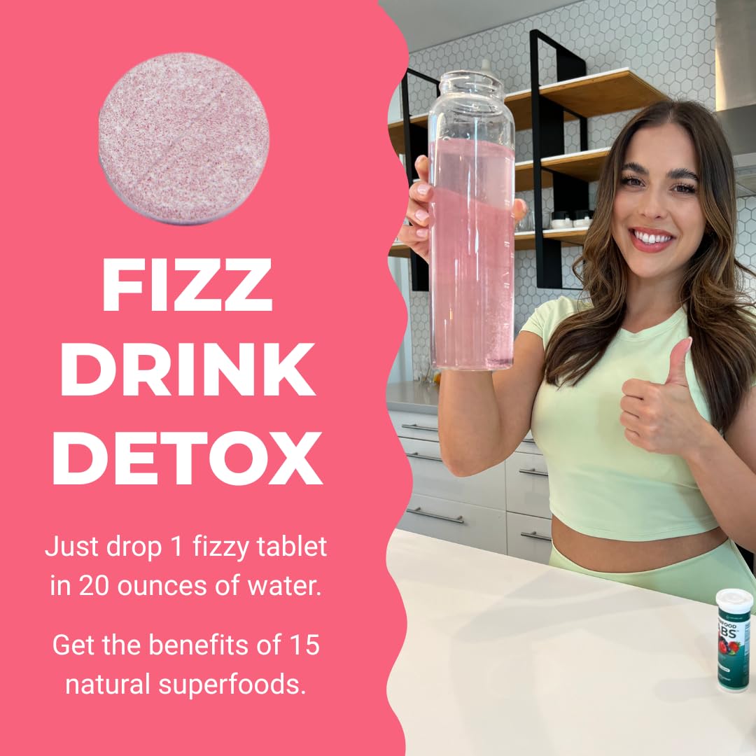 Superfood Tabs: tablette dissoute dans l'eau démontrant une boisson rafraîchissante