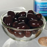 Swanson Astaxanthin & Zeaxanthin soutiennent la rétine et l’éclat de la peau.